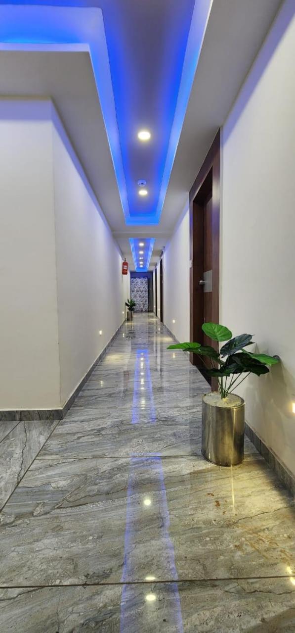 Hotel Sun Shine Ahmedabad Bagian luar foto