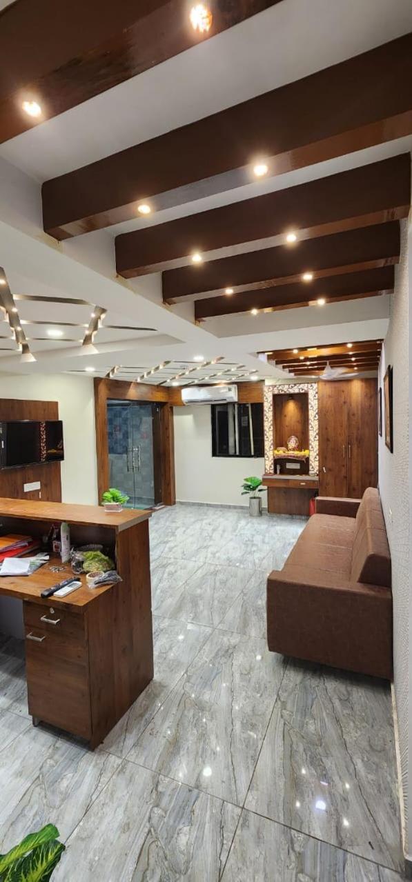 Hotel Sun Shine Ahmedabad Bagian luar foto