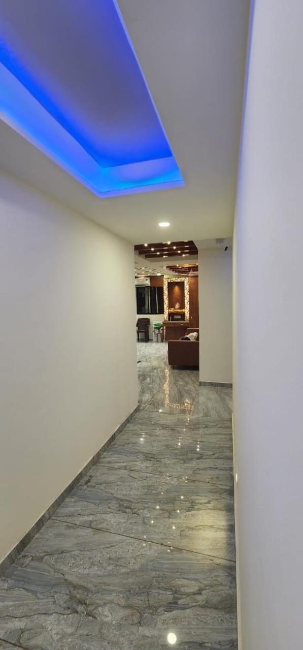 Hotel Sun Shine Ahmedabad Bagian luar foto