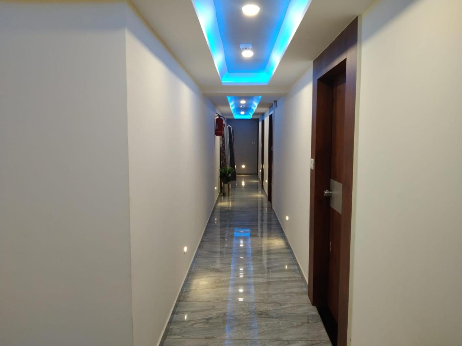 Hotel Sun Shine Ahmedabad Bagian luar foto